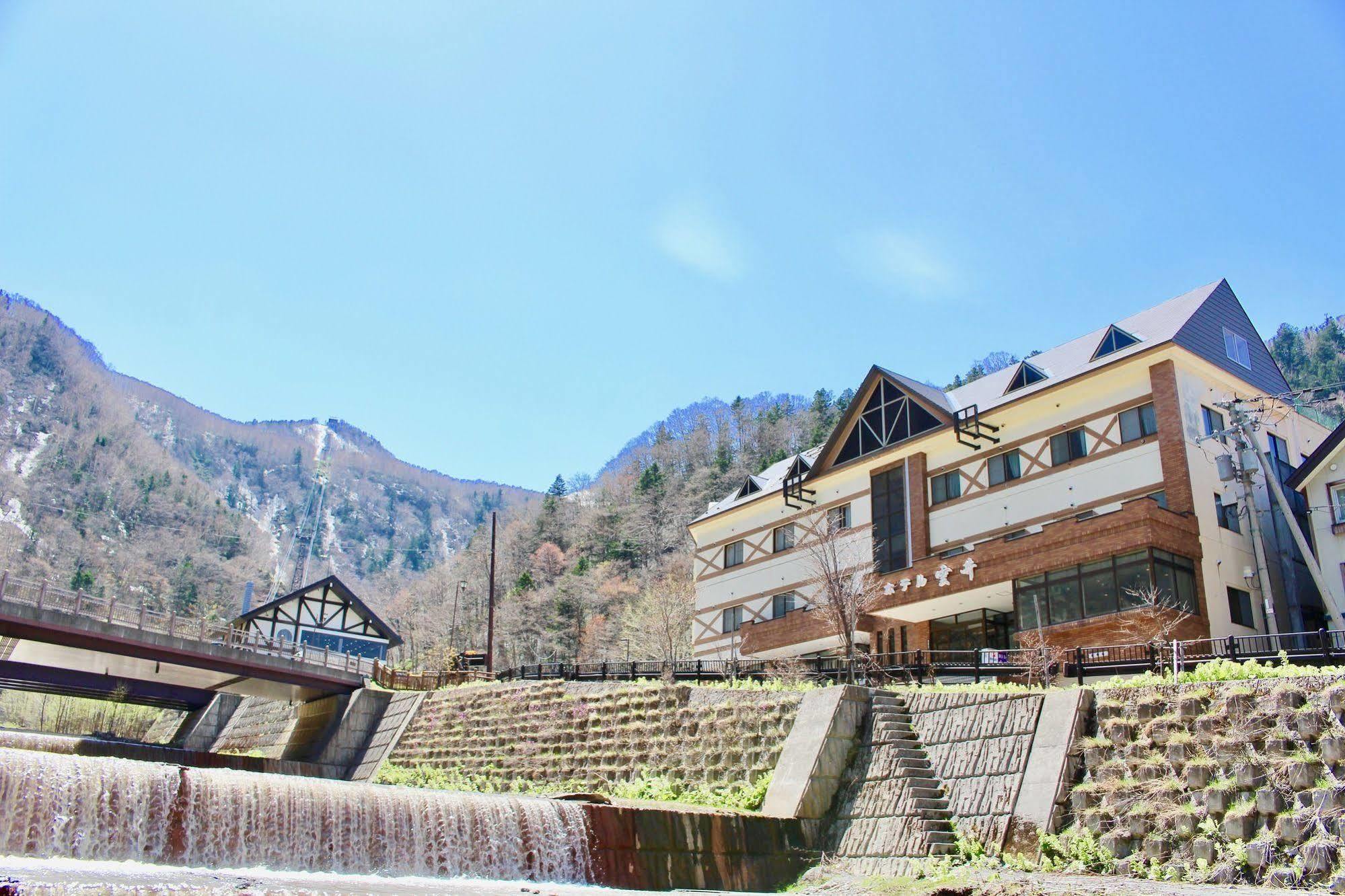 Отель Sounkyo Onsen Kumoi Камикава Экстерьер фото